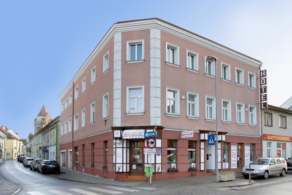 קורנויבורג Hotel Zur Sonne מראה חיצוני תמונה