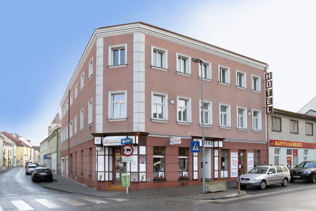 קורנויבורג Hotel Zur Sonne מראה חיצוני תמונה